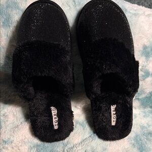 NWOT - Torrid Black Sparkle Plush Slide Slippers